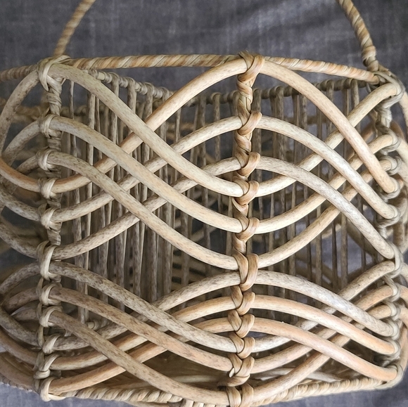 Rattan utensil holder - Picture 7 of 8